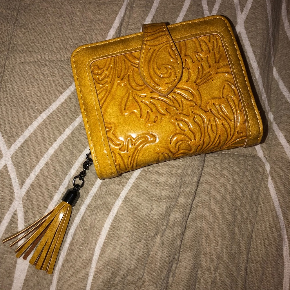 Vintage style mustard yellow wallet